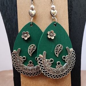 Elegant Green and Silver Dangle Earrings